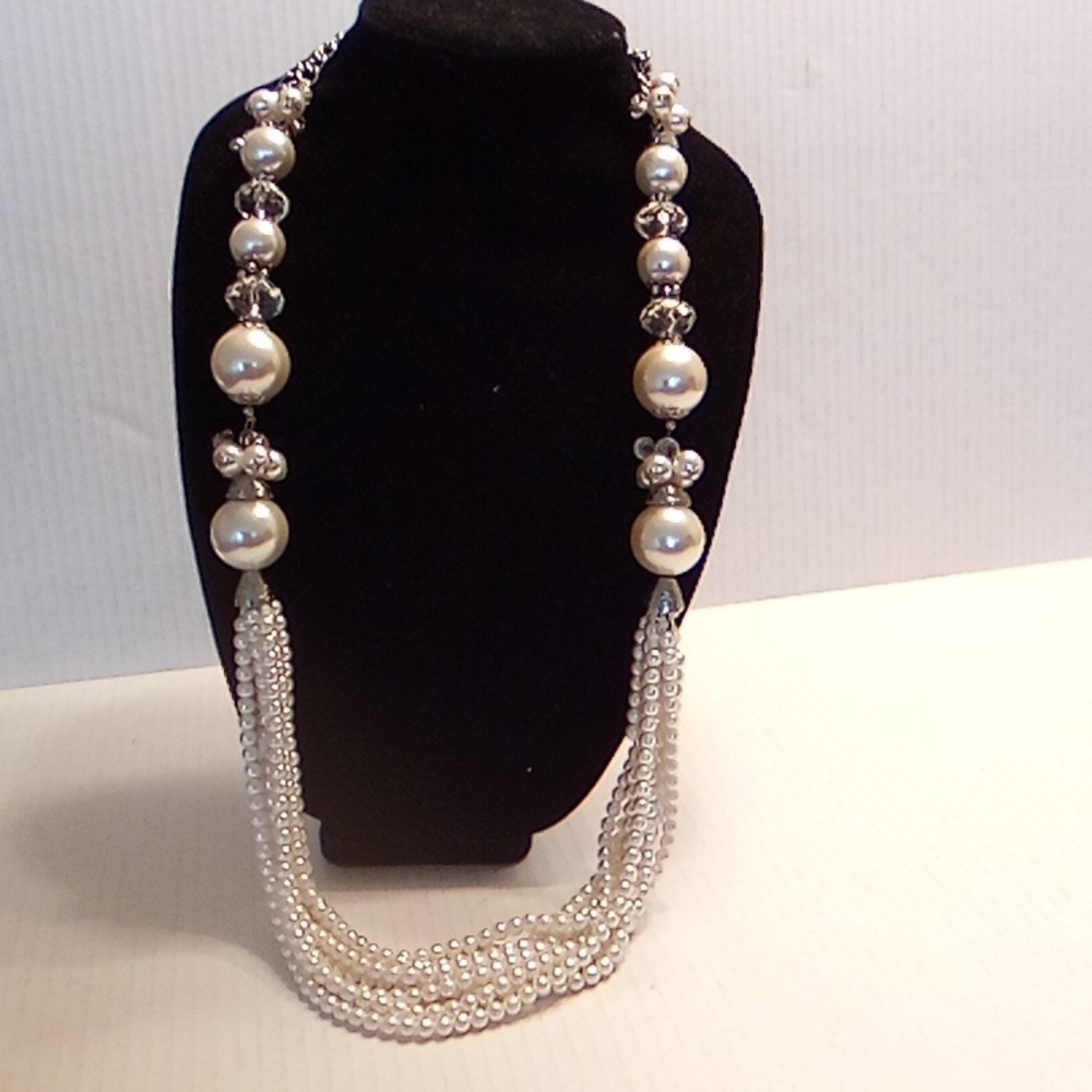 Elegant Pearl and Silver Necklace FANTASY - Picture 4 of 5